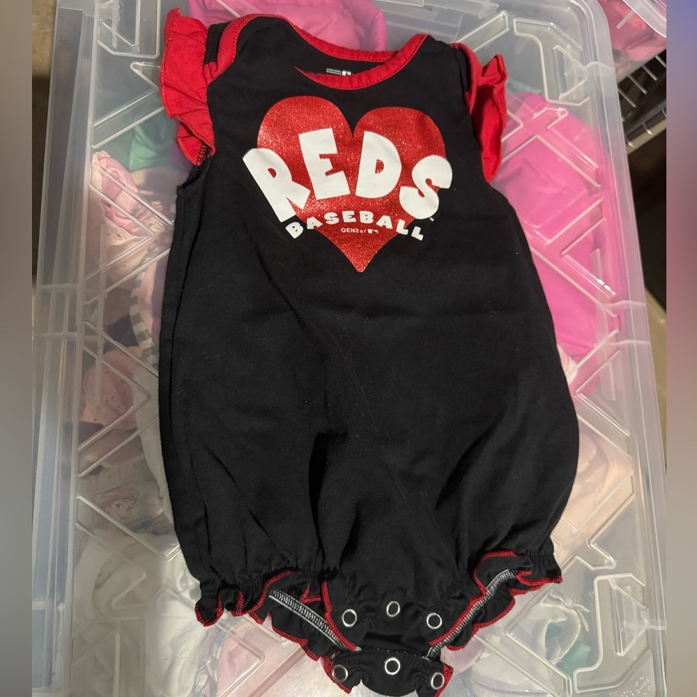 Cincinnati REDS Black and Red Baby Romper- NWOT!